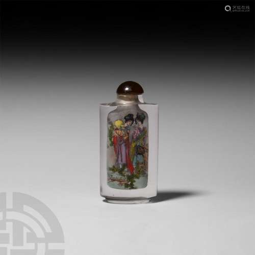 Chinese Perfume Bottle with Richly-Dressed Ladies