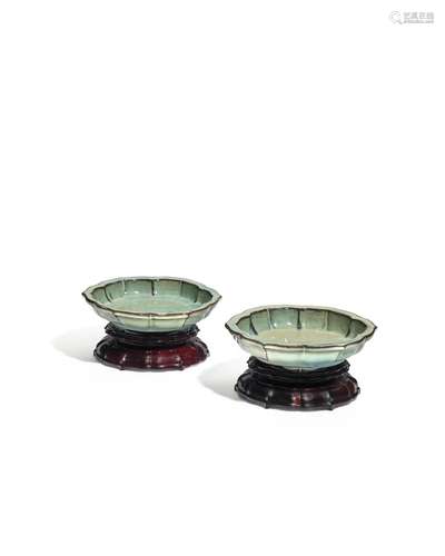 A PAIR OF 'JUN-IMITATION' 'NARCISSUS' BOWLS ...