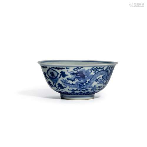 A BLUE-AND-WHITE PORCELAIN 'DRAGON' BOWL Daoguang ma...