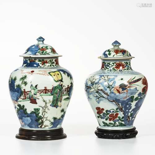 Two Wucai Covered Jars