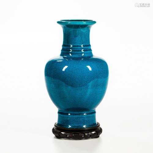 Monochrome Turquoise Blue-glazed Vase