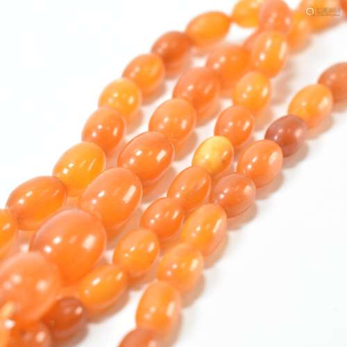 VINTAGE AMBER BEADED NECKLACE