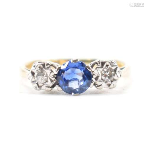 18CT GOLD SAPPHIRE & DIAMOND 3 STONE RING