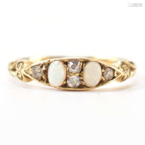 18CT GOLD OPAL & DIAMOND RING