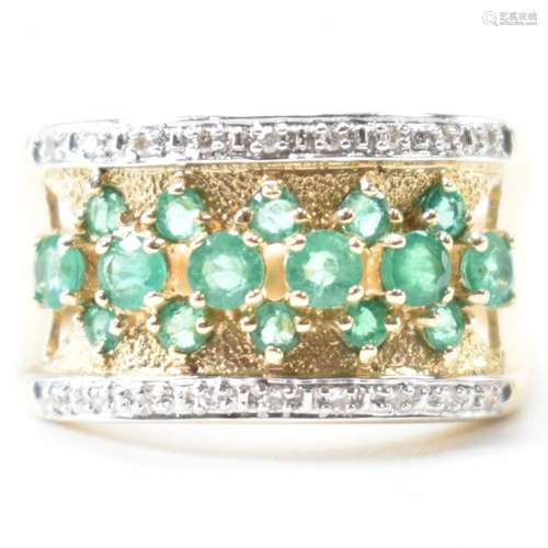 HALLMARKED 9CT GOLD DIAMOND & GREEN STONE RING