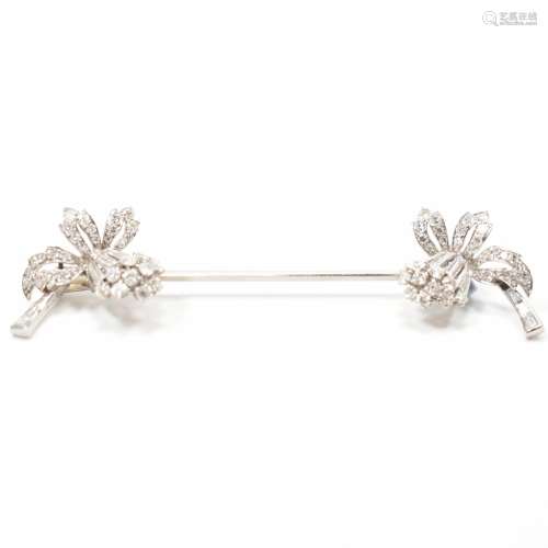 18CT GOLD & DIAMOND JABOT PIN BROOCH