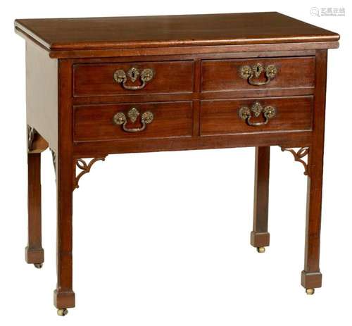 AN UNUSUAL MID 18TH CENTURY MAHOGANY CHIPPENDALE STYLE LOWBO...