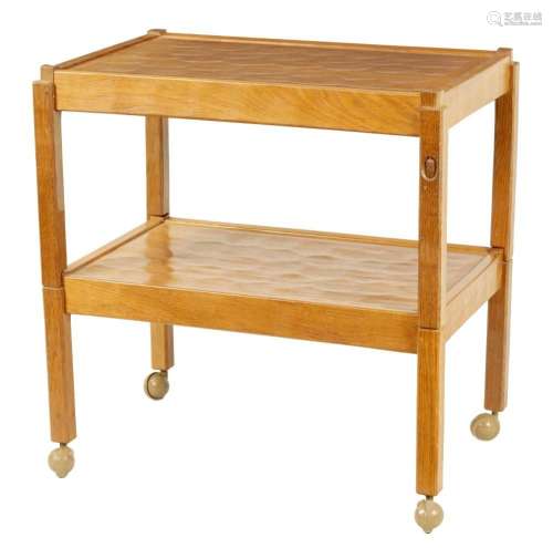 AN ALAN ÔACORN MANÕ GRAINGER AZED OAK TROLLEY/COFFEE TABLES