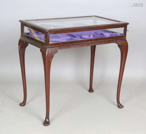 An early 20th century mahogany bijouterie table