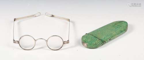 A George III shagreen spectacles case with hinged lid, conta...