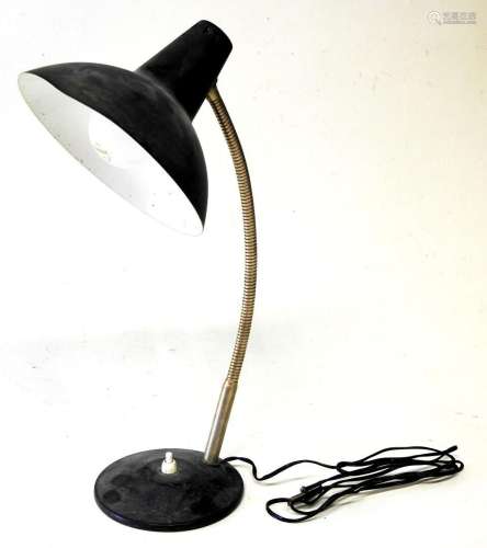Travail des années 50<br />
Lampe de bureau en métal laqué n...