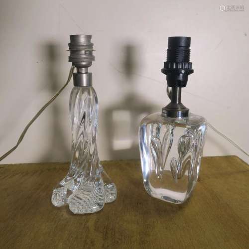Deux lampes en cristal de forme libre dont une signée Schnei...