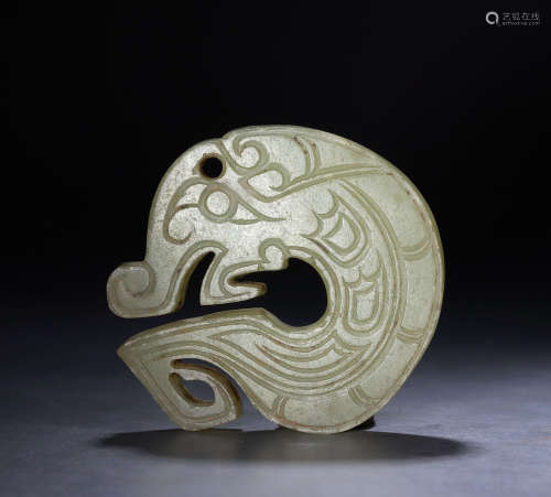 Spring and autumn period jade carved coiling dragon