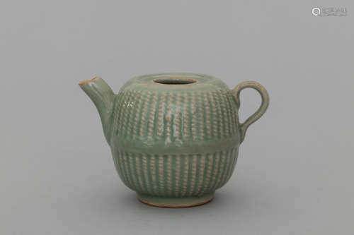 Song Longquan celadon wine jug