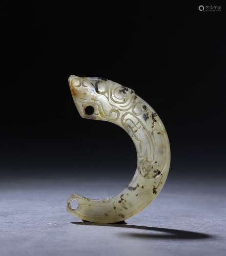Western Zhou jade carved dragon ornament