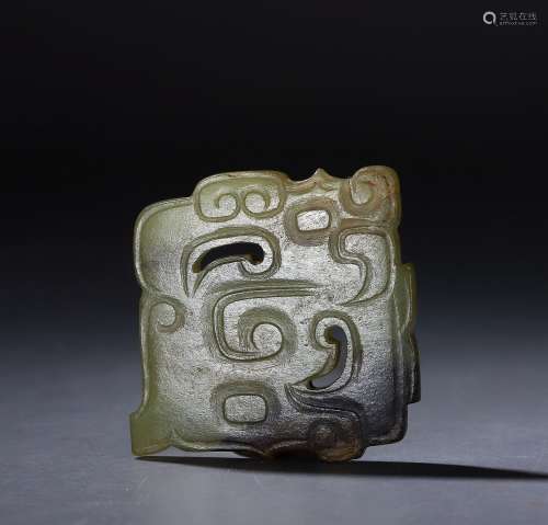 Western Zhou jade carved ornament with dragons design