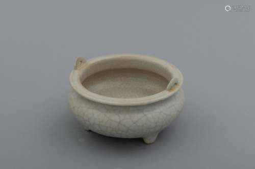 Qing Geyao ceramic censer with a pair of handles