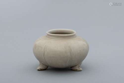 Northern Song scholar Ding ceramic tripot water-pot