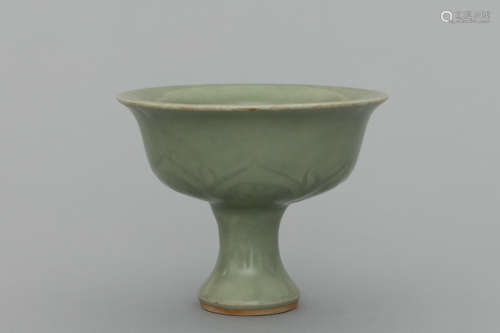 Ming Longquan greenish ceramic stem-cup