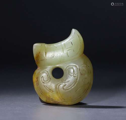 Shang jade coiling dragon