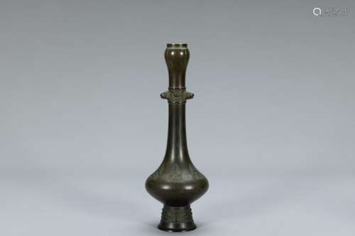 Qing bronze vase