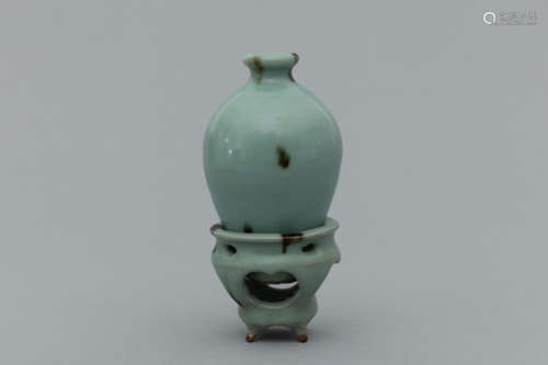 Yuan Longquan Celadon Meiping vase