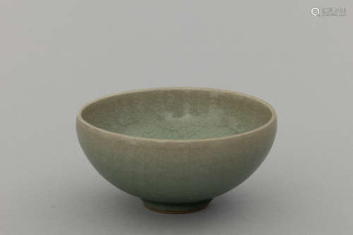 Song Longquan celadon teabowl
