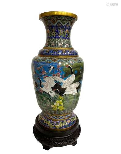 AN OLD MASSIVE CLOISONNE VASE