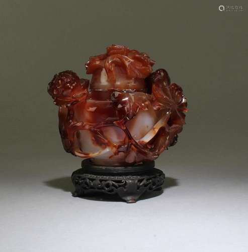 CHINESE CARVED AGATE CONTAINER