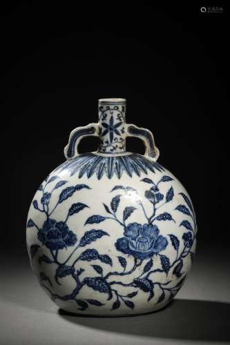 MING XUANDE: A BLUE & WHITE MOONFLASK VASE