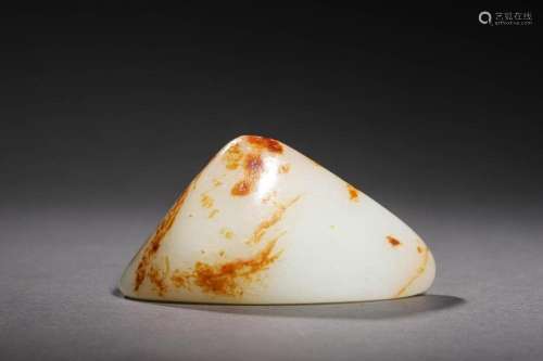QING: A WHITE JADE ORNAMENT