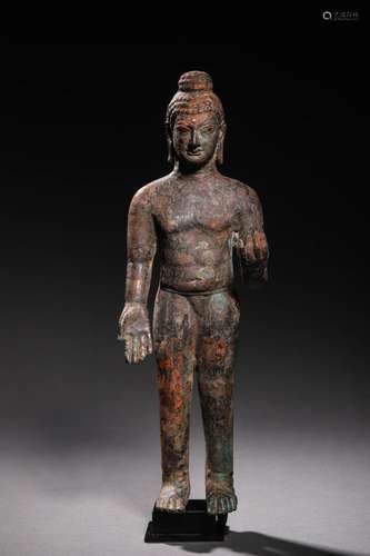 8TH CENTURY: A BRONZE STANDING BUDDHA STATUE