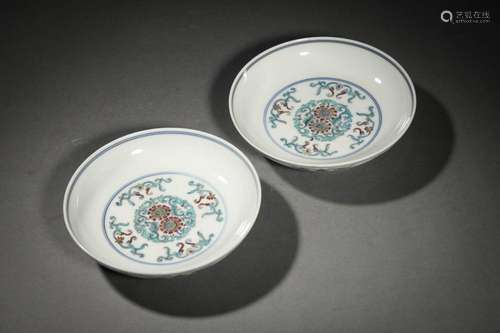 QING YONGZHENG: A PAIR OF DOUCAI PORCELAIN PLATES