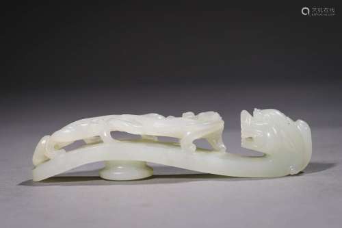 QING QIANLONG: A CARVED WHITE JADE BELT HOOK