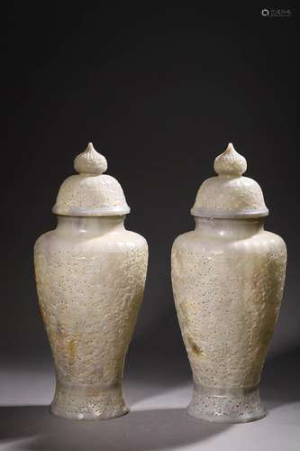 MING: A PAIR OF CARVED OPEN ARTWORK VASES