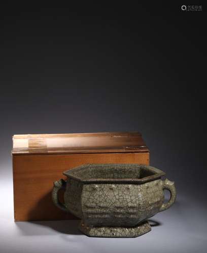 SONG: A GUAN TYPE INCENSE BURNER