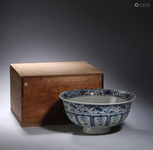 YUAN: A BLUE & WHITE PORCELAIN BOWL