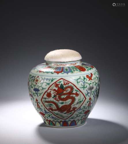 MING: A WUCAI PORCELAIN JAR