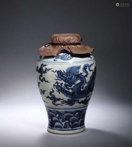 MING: A BLUE & WHITE PORCELAIN MEIPING VASE