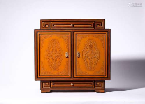 QING QIANLONG: AN IMPERIAL STUDY CABINET.