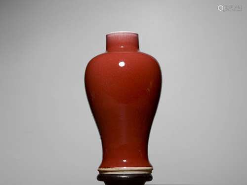清晚期 霽紅釉梅瓶