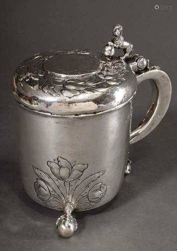 Baroque lidded tankard on ball fe