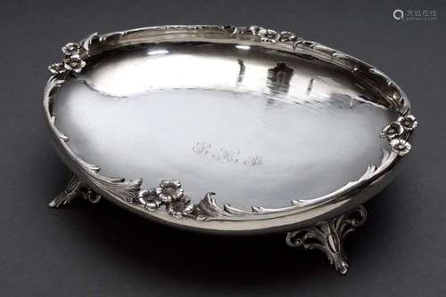 Oval Biedermeier cake dish on orn