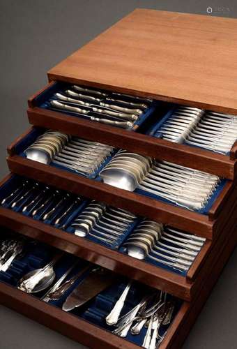 189 pieces cutlery for 12 persons