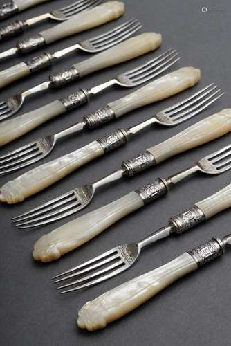 12 English forks with floral carv