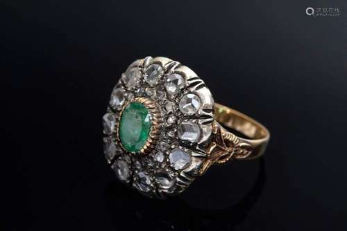 Yellow gold 750 ring with emerald