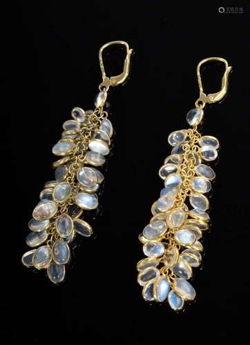 Pair of grape shaped yellow gold