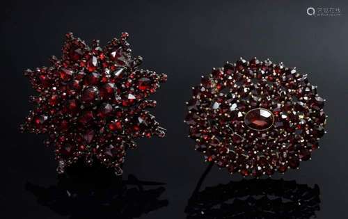 2 Various pieces of garnet jewell