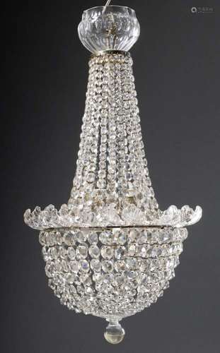 Small prismatic basket crown with