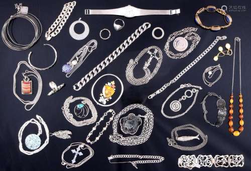 800-925 silver jewelry 45-piece lot, Silber Schmuckkonvolut ...